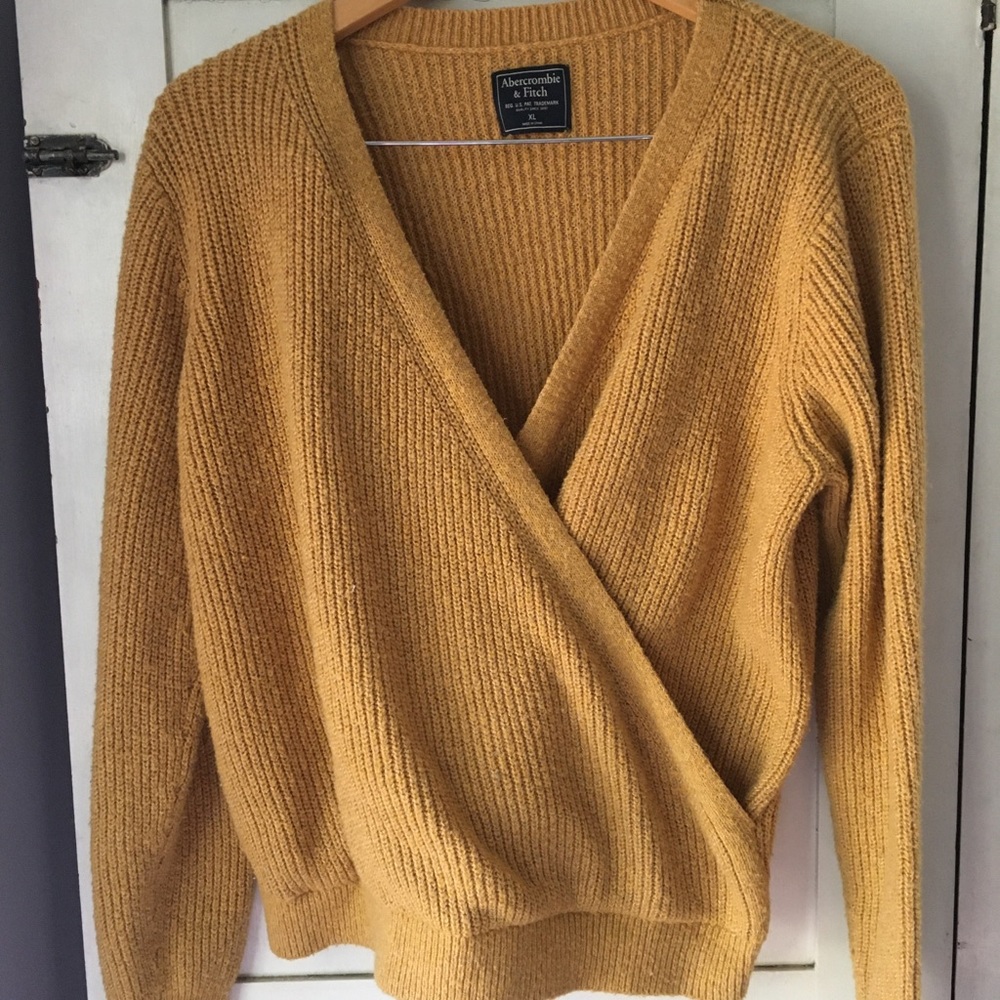 Abercrombie • Gold Pullover V-Neck Sweater